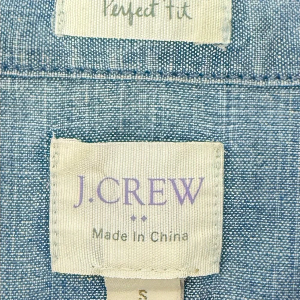 J.  Crew "Perfect Fit" Blue Chambray Button Down Pocket Shirt LS Women's Small S - Picture 9 of 9